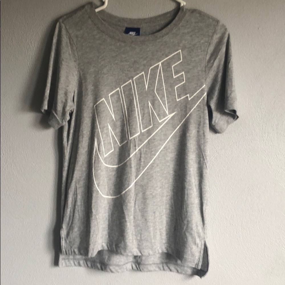 🍋 Nike Athletic Top